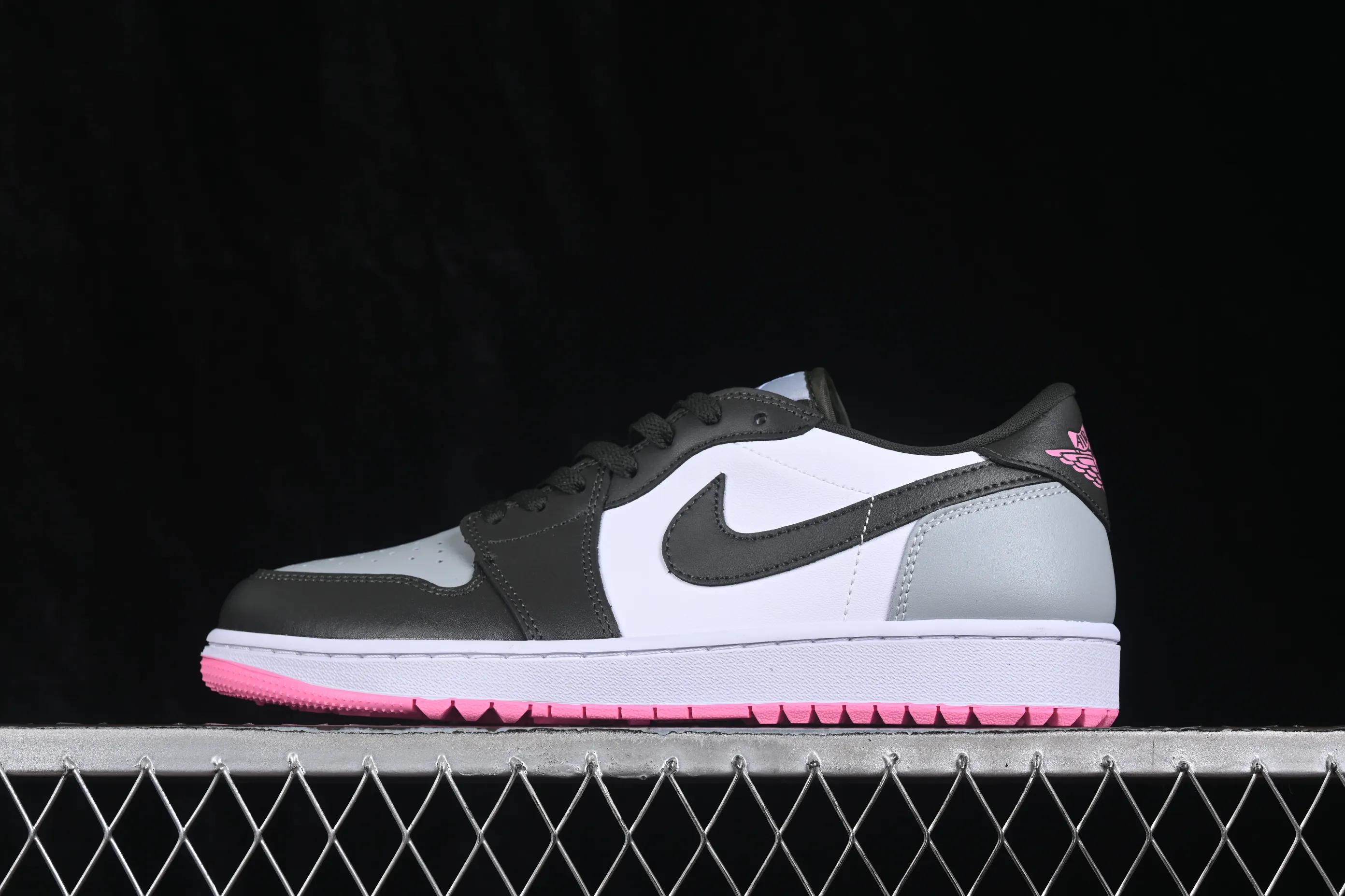 All Categories Air Jordan Jordan Series Basketball Shoes Air Jordan 1 Low Air Jordan 1 Low AJ1 Joe 1 Black Gray Pink Low-top Retro Culture Basketball Shoes DD9315-119